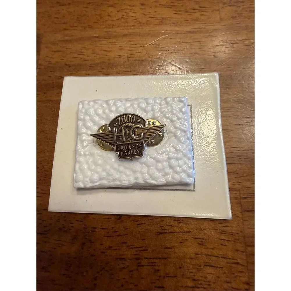 Vintage 2000 Harley Davidson HOG Owners Group Ladies of Harley Women's Vest Pin
